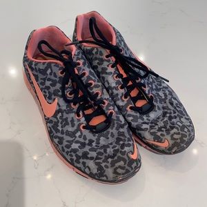 nike free leopard